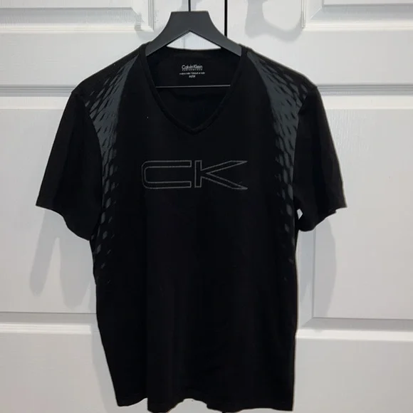 Men’s Calvin Klein T-shirt szM. Black and grey. Short sleeves. EUC; barely worn - Picture 1 of 8